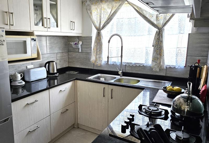 To Let 3 Bedroom Property for Rent in Bellville Western Cape